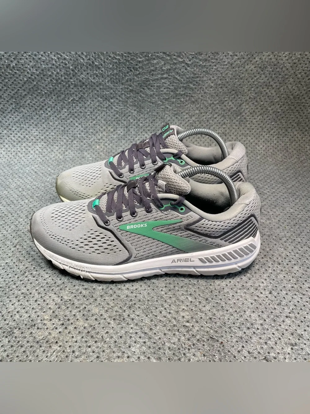 Brooks Ariel 20 Grey Running Shoes Size 10 Women’s